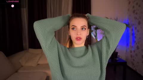 Snapshot of bonniecannon chatting on December 20, 4:53 am Grace online show from December 20, 4:53 am