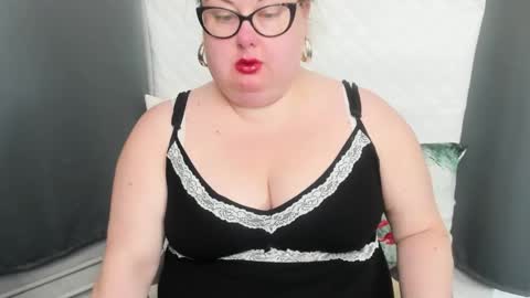 Bonnie online show from December 7, 5:04 am