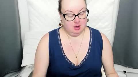 Bonnie online show from November 17, 8:53 am