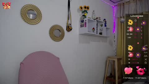 Snapshot of bonny_clyde_xx_ chatting on December 27, 8:24 am Soffy Brooks Independent model online show from December 27, 8:24 am