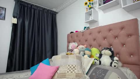 Snapshot of bonny_clyde_xx_ chatting on October 6, 4:10 am Soffy Brooks Independent model online show from October 6, 4:10 am