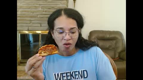 Queen Bon Vivantt online show from September 22, 4:20 pm