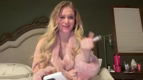 booksnlooksgirl online show from December 17, 6:13 am