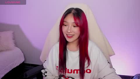 Snapshot of boonie_girl chatting on December 4, 5:05 am Booniee online show from December 4, 5:05 am