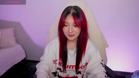 Snapshot of boonie_girl chatting on December 4, 8:12 am Booniee online show from December 4, 8:12 am