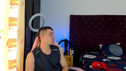 Snapshot of booyhott_ chatting on November 28, 6:54 pm booyhott_ online show from November 28, 6:54 pm