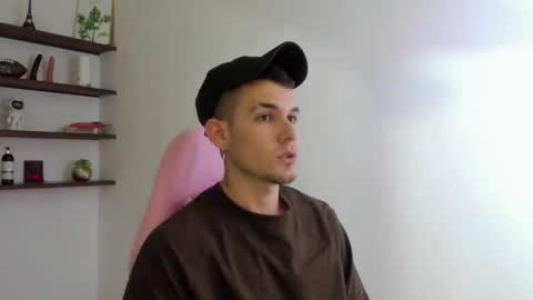 Snapshot of booyhott_ chatting on December 14, 6:56 pm booyhott_ online show from December 14, 6:56 pm