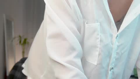 Snapshot of boream_ chatting on March 12, 12:10 am Bream online show from March 12, 12:10 am