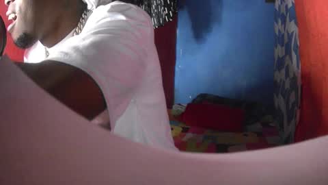 Snapshot of boss_playa98 chatting on March 2, 12:53 am boss_playa98 online show from March 2, 12:53 am