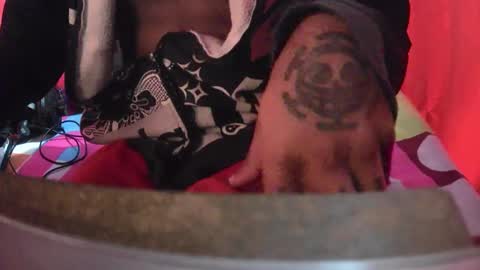 Snapshot of boss_playa98 chatting on March 5, 6:44 am boss_playa98 online show from March 5, 6:44 am