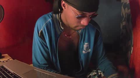 Snapshot of boss_playa98 chatting on March 7, 6:46 am boss_playa98 online show from March 7, 6:46 am