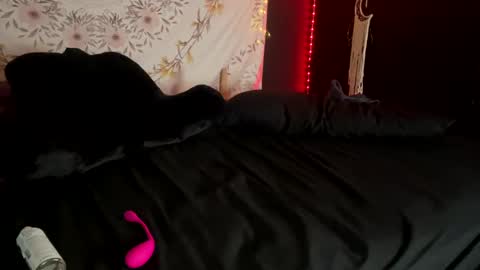 BossMom online show from December 21, 2:09 am