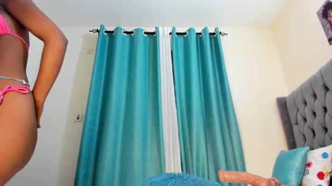 Snapshot of bouncy_booty677 chatting on October 9, 7:56 pm bouncy_booty677 online show from October 9, 7:56 pm