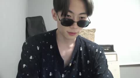 Snapshot of boxman556990 chatting on December 4, 6:28 pm boxman556990 online show from December 4, 6:28 pm