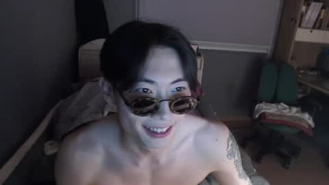 Snapshot of boxman556990 chatting on February 10, 5:52 pm boxman556990 online show from February 10, 5:52 pm