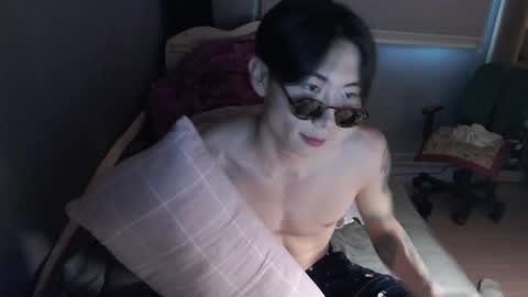 Snapshot of boxman556990 chatting on February 14, 12:41 am boxman556990 online show from February 14, 12:41 am