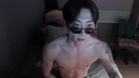 Snapshot of boxman556990 chatting on March 6, 8:05 pm boxman556990 online show from March 6, 8:05 pm