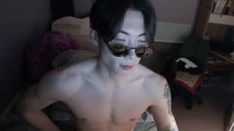 Snapshot of boxman556990 chatting on March 8, 7:31 pm boxman556990 online show from March 8, 7:31 pm