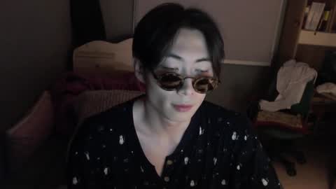 Snapshot of boxman556990 chatting on March 10, 3:20 pm boxman556990 online show from March 10, 3:20 pm