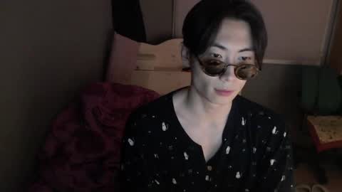 Snapshot of boxman556990 chatting on March 11, 10:42 pm boxman556990 online show from March 11, 10:42 pm