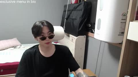 Snapshot of boxman556990 chatting on September 27, 6:24 pm boxman556990 online show from September 27, 6:24 pm