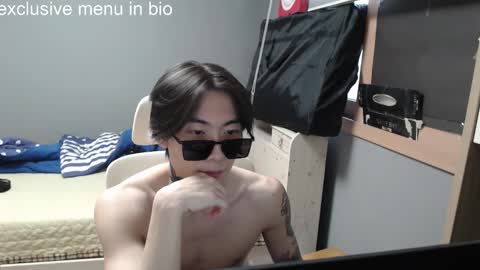 Snapshot of boxman556990 chatting on October 31, 5:30 am boxman556990 online show from October 31, 5:30 am