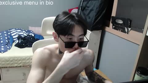 Snapshot of boxman556990 chatting on November 1, 10:39 am boxman556990 online show from November 1, 10:39 am