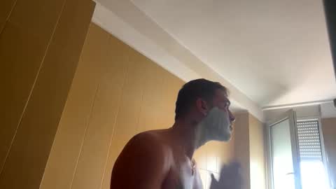 Snapshot of boy_aroundtheworld chatting on September 11, 12:05 pm Dan online show from September 11, 12:05 pm