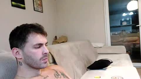 Snapshot of boy_aroundtheworld chatting on October 29, 9:27 pm Dan online show from October 29, 9:27 pm