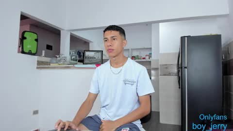 Snapshot of boy_jerry chatting on December 6, 1:00 pm boy_jerry online show from December 6, 1:00 pm