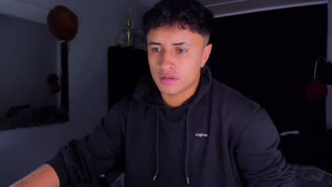 boy_nauthy online show from March 5, 6:12 am