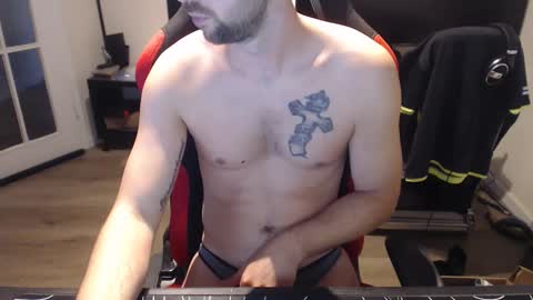 boy_t0y89 online show from October 20, 6:36 am