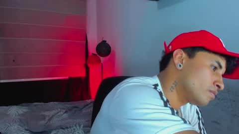 Snapshot of boylatin_777 chatting on January 3, 5:50 am miguel online show from January 3, 5:50 am