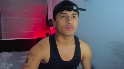 Snapshot of boylatin_777 chatting on January 5, 4:58 am miguel online show from January 5, 4:58 am