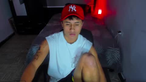 Snapshot of boylatin_777 chatting on January 7, 9:18 am miguel online show from January 7, 9:18 am