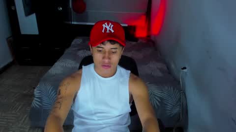 Snapshot of boylatin_777 chatting on January 8, 4:34 am miguel online show from January 8, 4:34 am