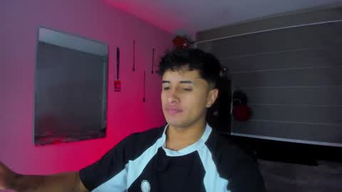 Snapshot of boylatin_777 chatting on January 13, 3:01 am miguel online show from January 13, 3:01 am