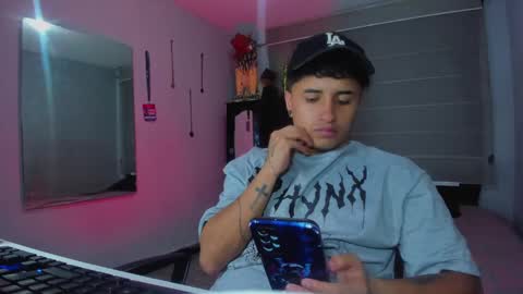 Snapshot of boylatin_777 chatting on January 16, 1:37 am miguel online show from January 16, 1:37 am