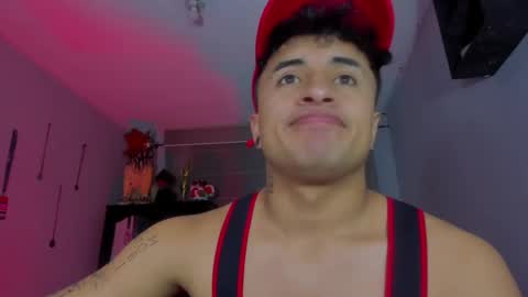 Snapshot of boylatin_777 chatting on January 17, 5:21 am miguel online show from January 17, 5:21 am