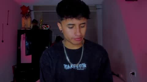 Snapshot of boylatin_777 chatting on January 23, 3:05 am miguel online show from January 23, 3:05 am