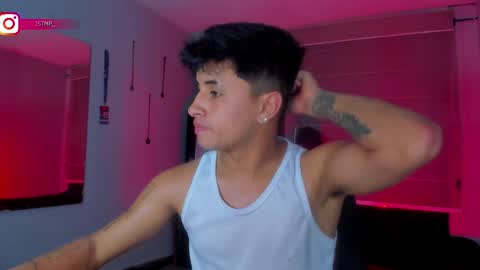 Snapshot of boylatin_777 chatting on January 29, 6:43 am miguel online show from January 29, 6:43 am