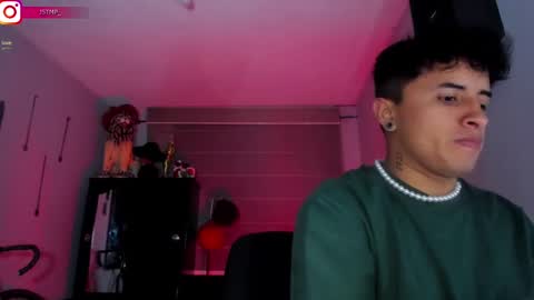 Snapshot of boylatin_777 chatting on February 1, 2:16 am miguel online show from February 1, 2:16 am