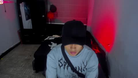 Snapshot of boylatin_777 chatting on February 4, 3:44 am miguel online show from February 4, 3:44 am