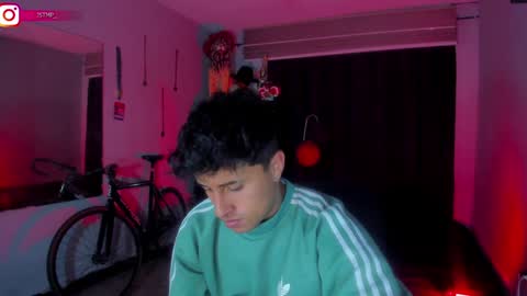 Snapshot of boylatin_777 chatting on February 7, 2:29 am miguel online show from February 7, 2:29 am