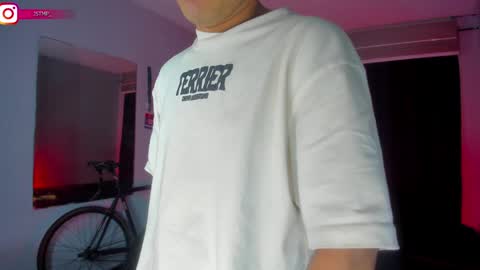 Snapshot of boylatin_777 chatting on February 8, 6:01 am miguel online show from February 8, 6:01 am