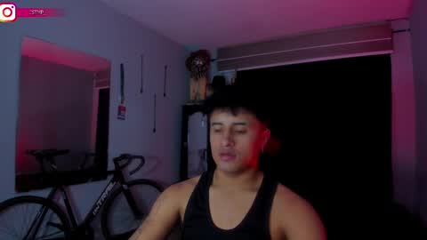 Snapshot of boylatin_777 chatting on February 11, 4:22 am miguel online show from February 11, 4:22 am