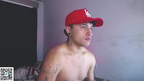 Snapshot of boylatin_777 chatting on September 22, 8:38 am miguel online show from September 22, 8:38 am