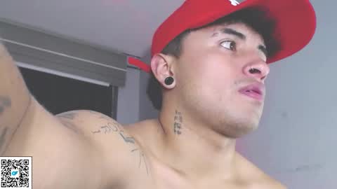 Snapshot of boylatin_777 chatting on September 24, 4:49 am miguel online show from September 24, 4:49 am