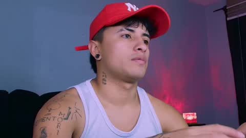 Snapshot of boylatin_777 chatting on November 21, 6:50 pm miguel online show from November 21, 6:50 pm