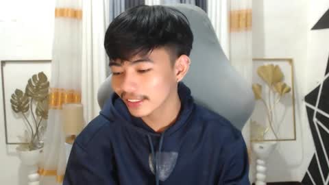 HI IM JAMES DONT FORGET GIVE ME THUMBS UP AND JOIN TO MY FANCLUB online show from December 6, 7:10 am